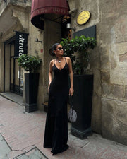 V-neck 3D effect knitted suspender dress
