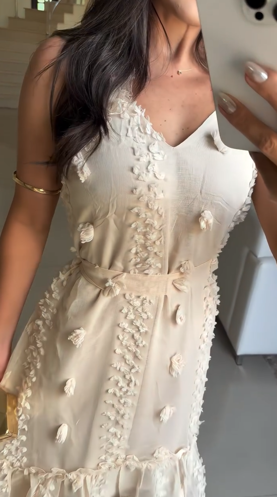 3D Flower Floor-Mounting Dress