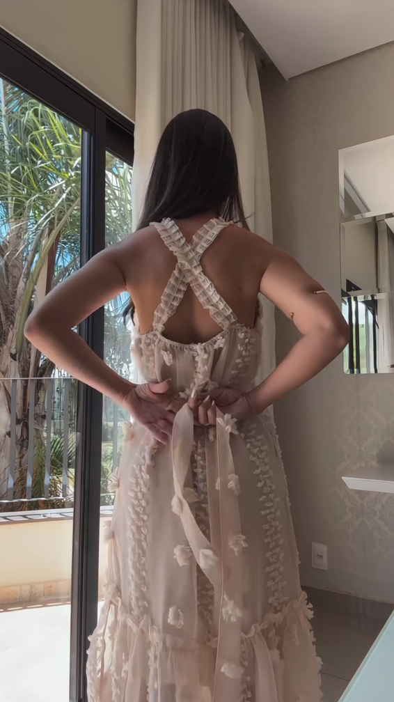 3D Flower Floor-Mounting Dress