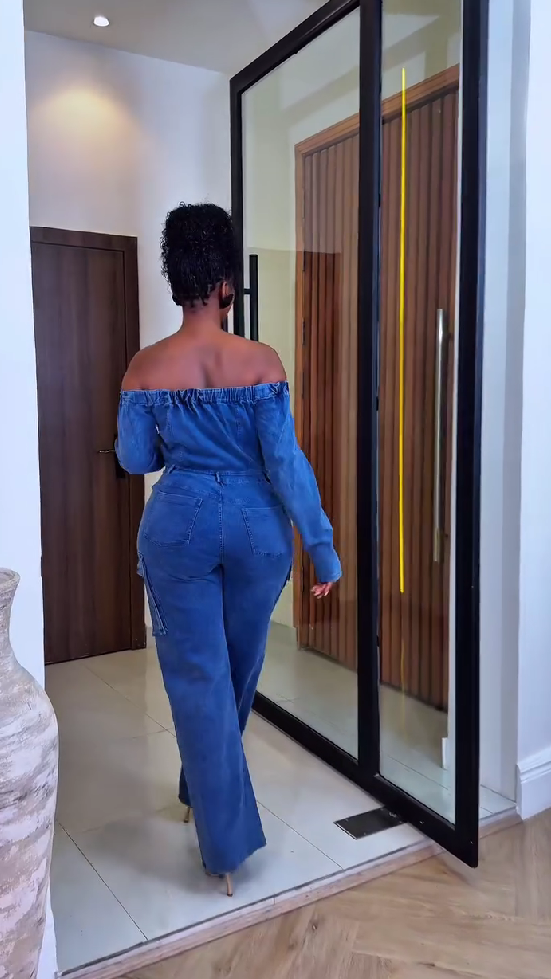 Fashionable one-piece jeans