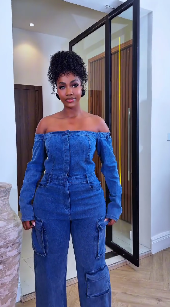 Fashionable one-piece jeans