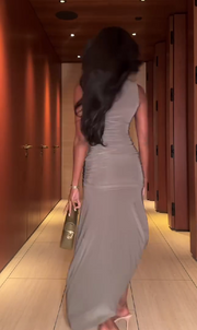 High collar sleeveless elegant dress