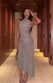 High collar sleeveless elegant dress