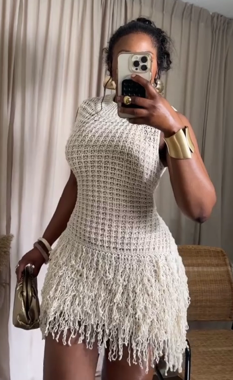 Sexy sleeveless tassel hollow dress
