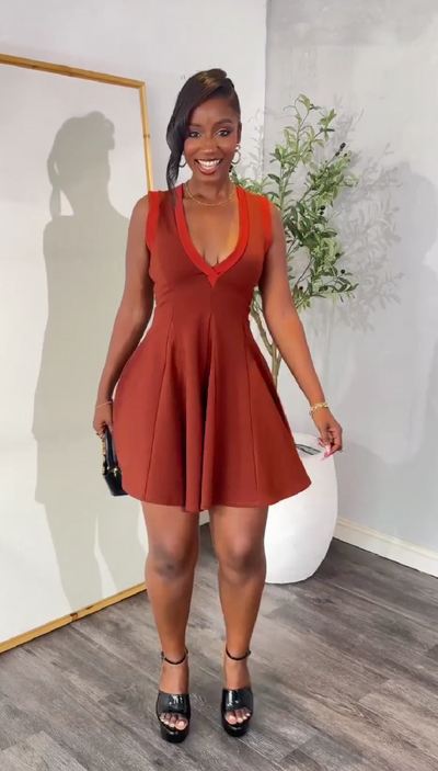 V-neck sleeveless fitted dress