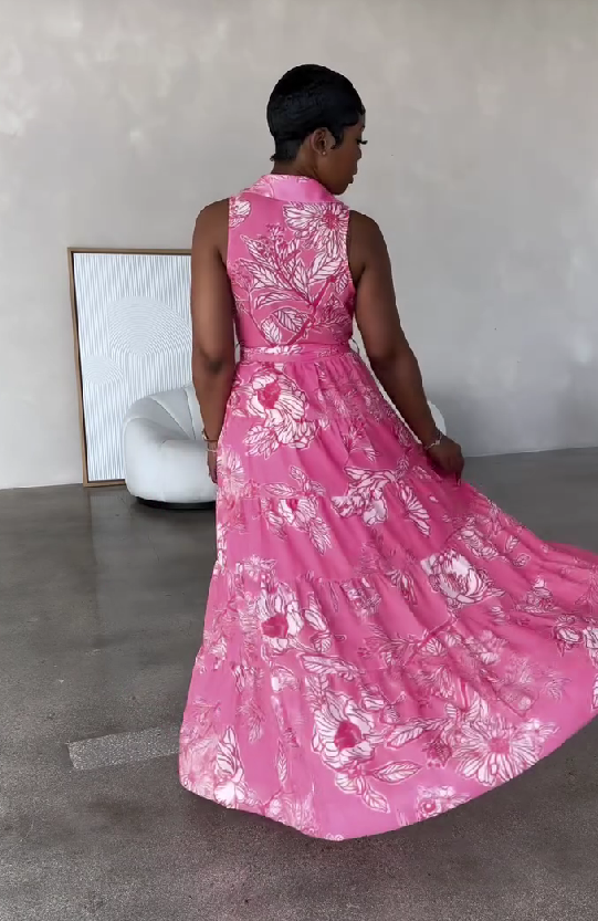 Loose lapel with floral pattern and large skirt