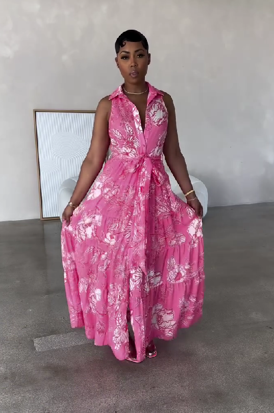 Loose lapel with floral pattern and large skirt