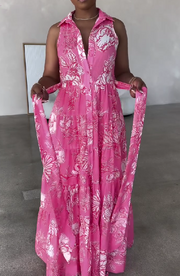 Loose lapel with floral pattern and large skirt
