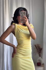 Sleeveless irregular pleated dress