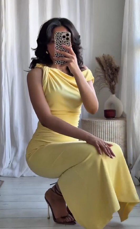 Sleeveless irregular pleated dress