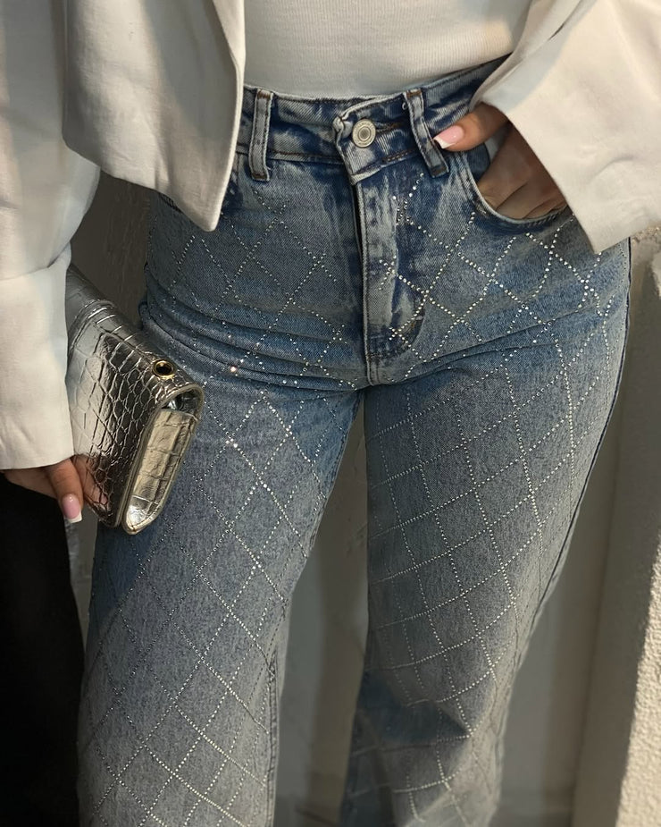 Washed jeans with diamond mesh