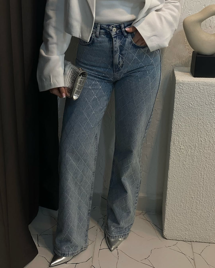 Washed jeans with diamond mesh