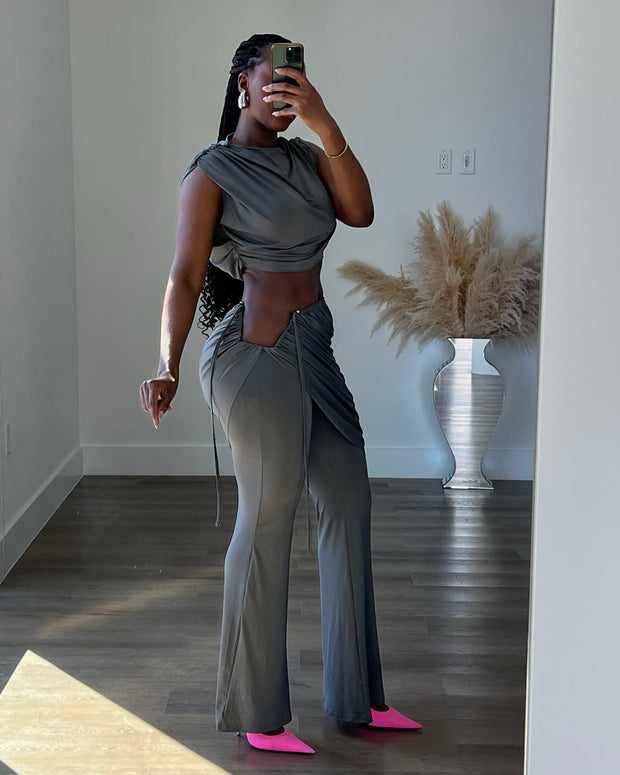 Pleated round neck irregular flared trousers suit